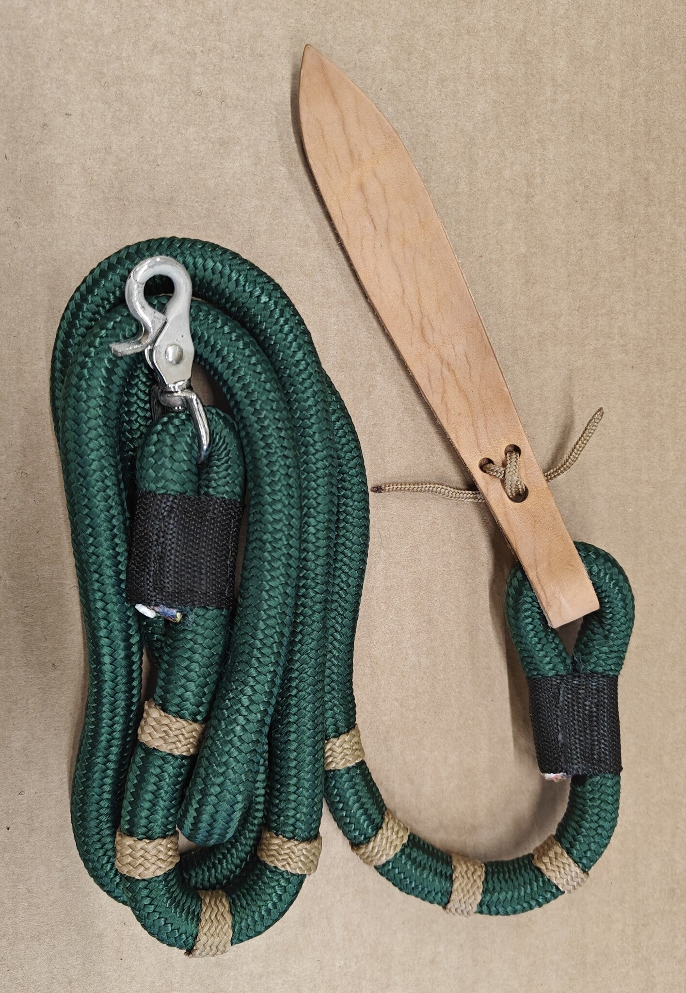 Braided nylon teugels