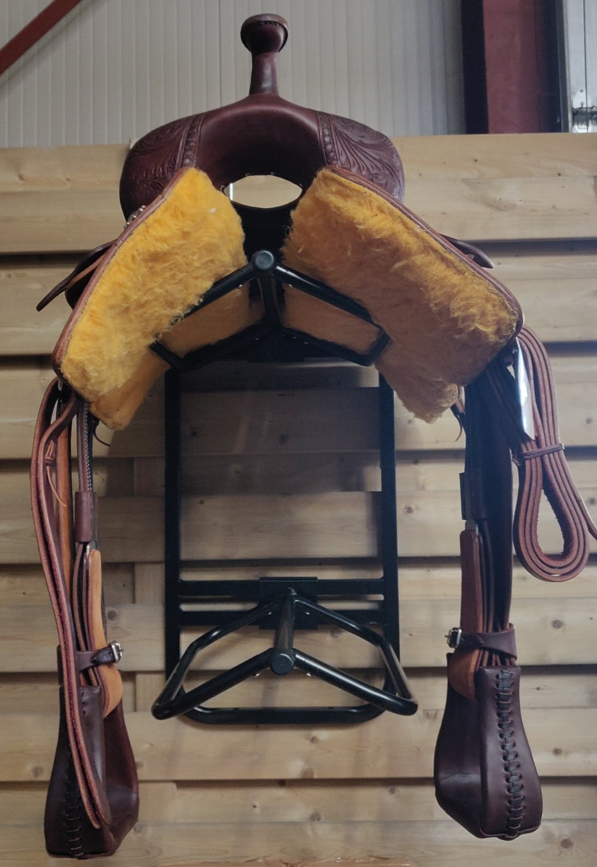 PORTABLE saddle rack