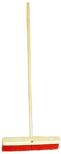 Wooden brush met handle