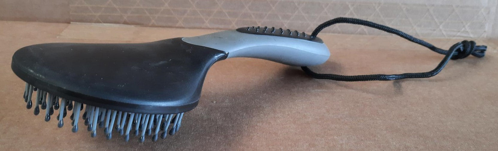 Round mane comb