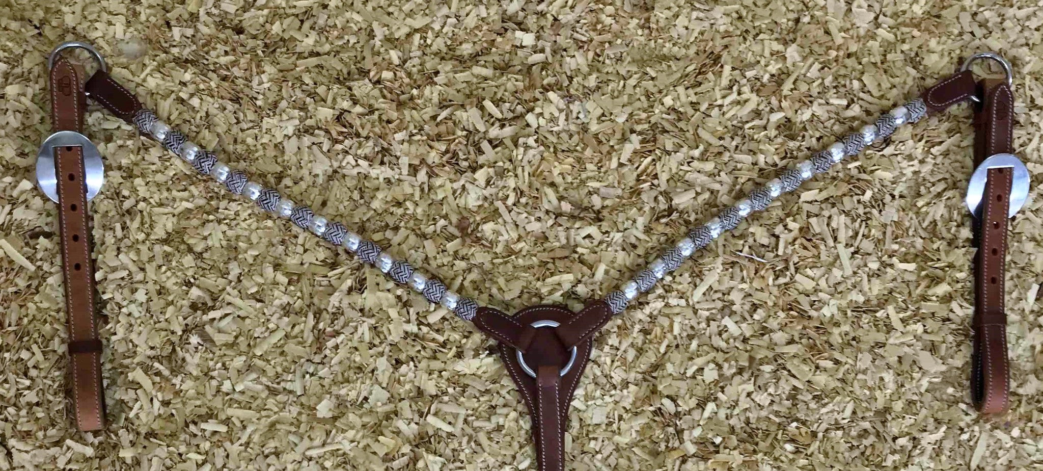 Borsttuig met LATIGO braiding and zilver balls