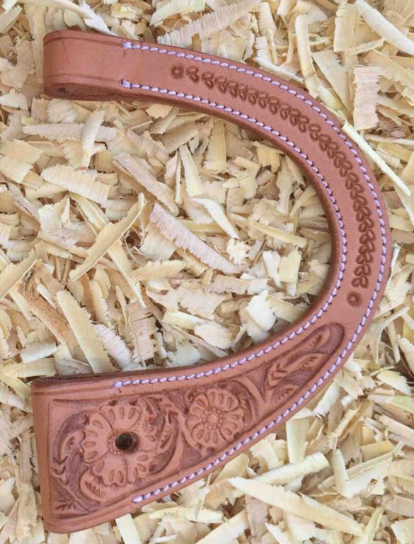 Earpiece met flower tooling