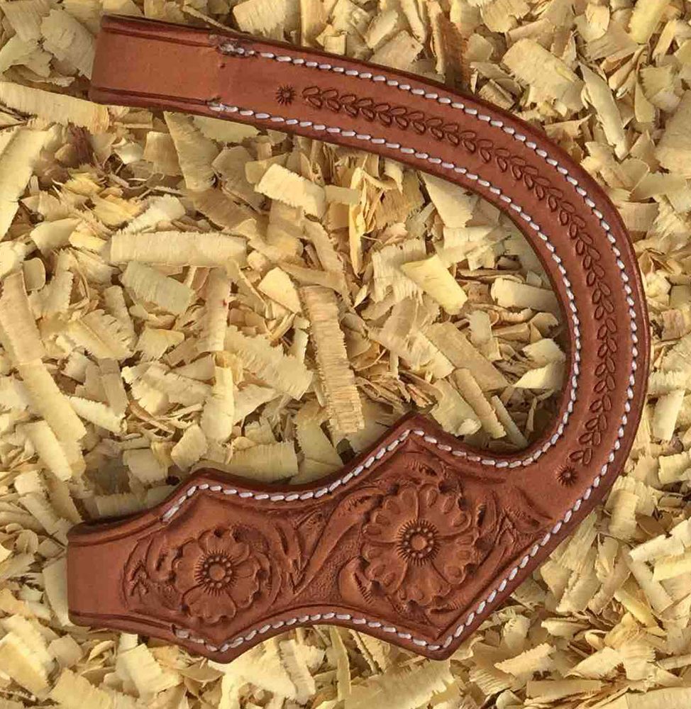Earpiece met flower tooling