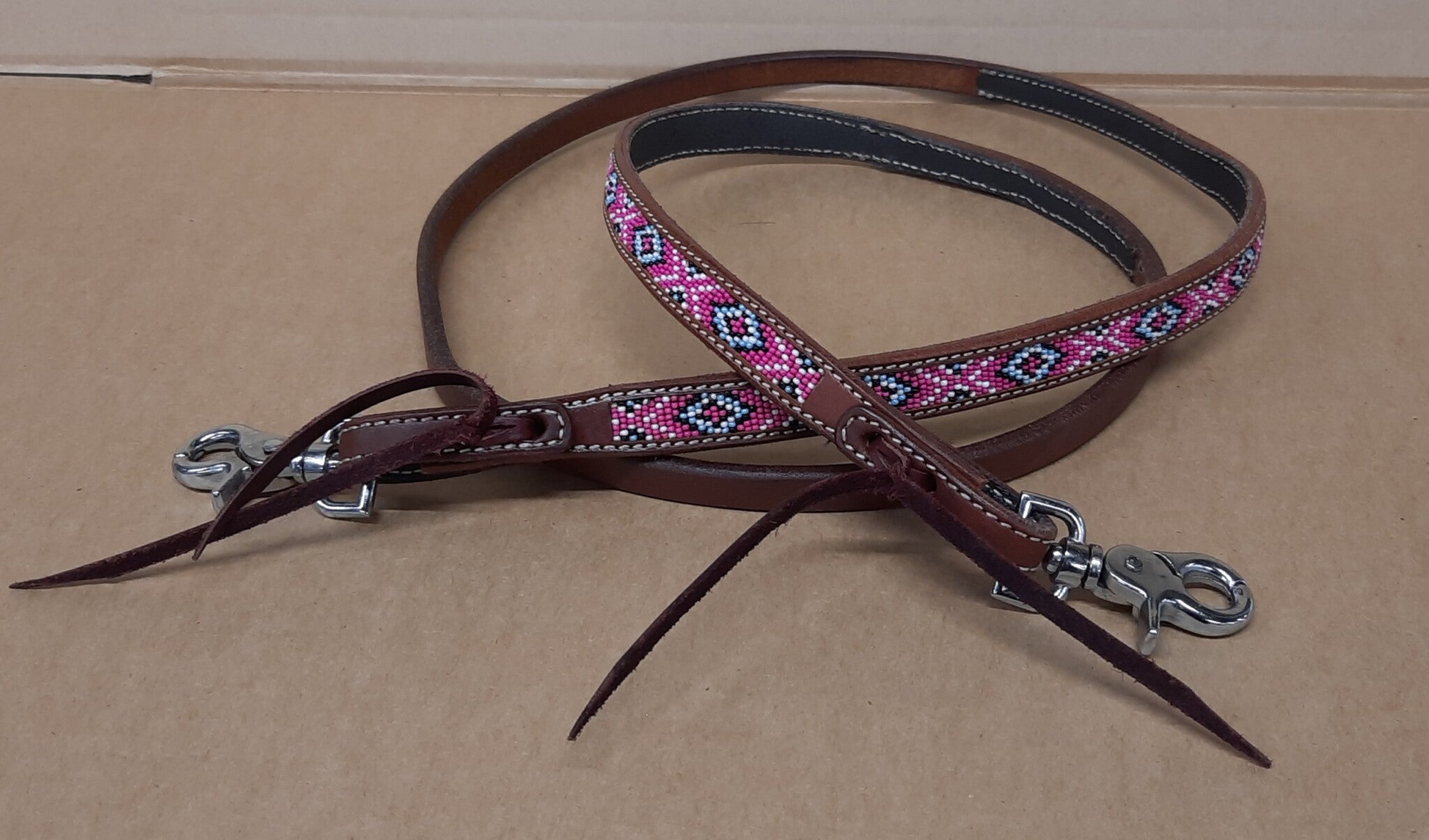 SHORT CLOSED teugels roze