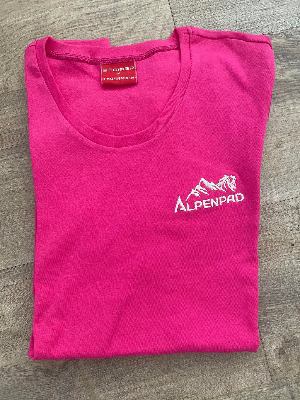 AlpenPad – Geborduurd katoenen shirt – Pink / L, XL, 2XL
