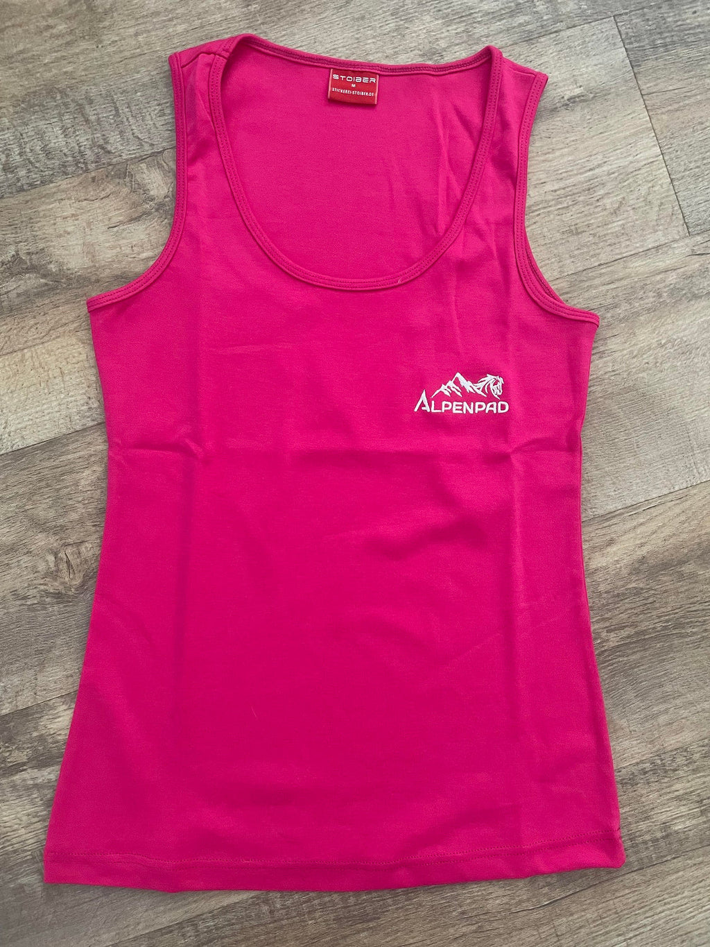 AlpenPad – Geborduurd Baumwoll Top – Pink