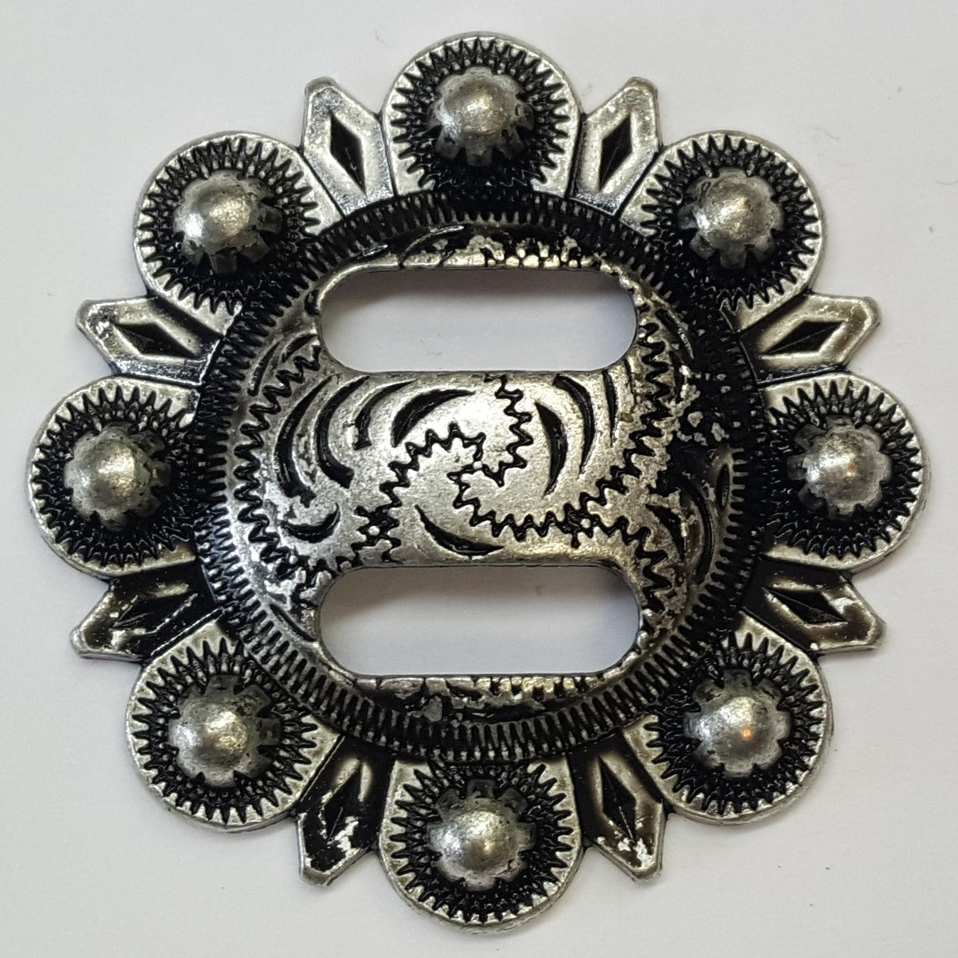 Slotted concho