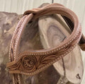 Earpiece met hole for concho