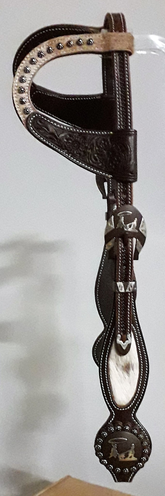 CLICK HERE to see some examples of hoofdstels met zilver and “bling” !!