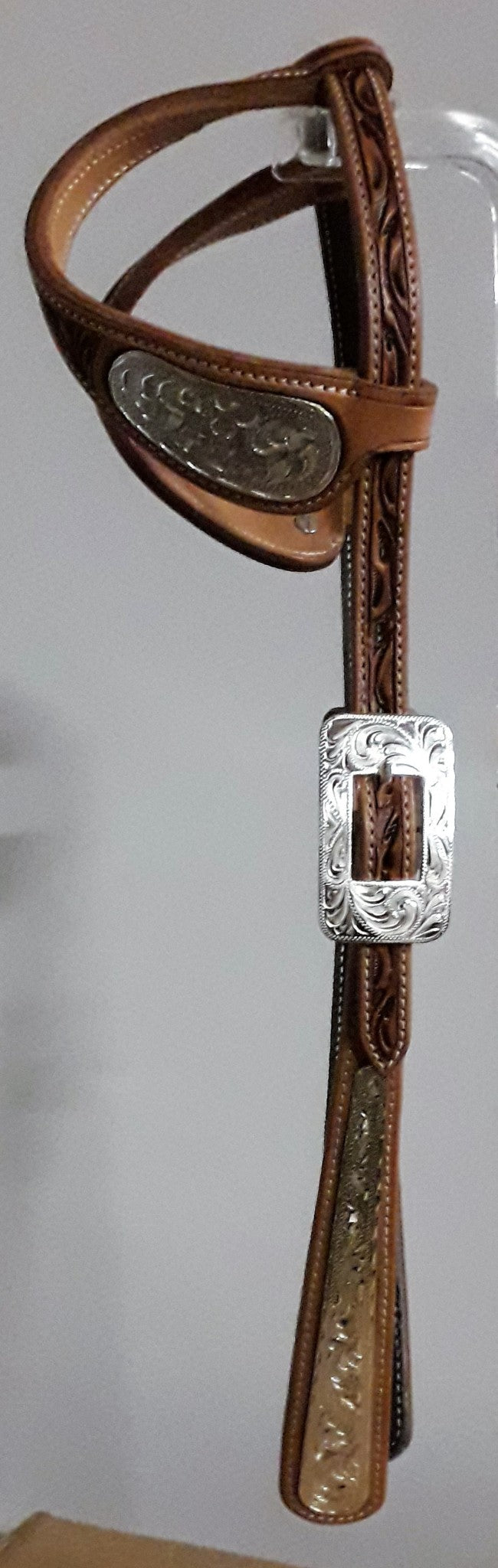 CLICK HERE to see some examples of hoofdstels met zilver and “bling” !!