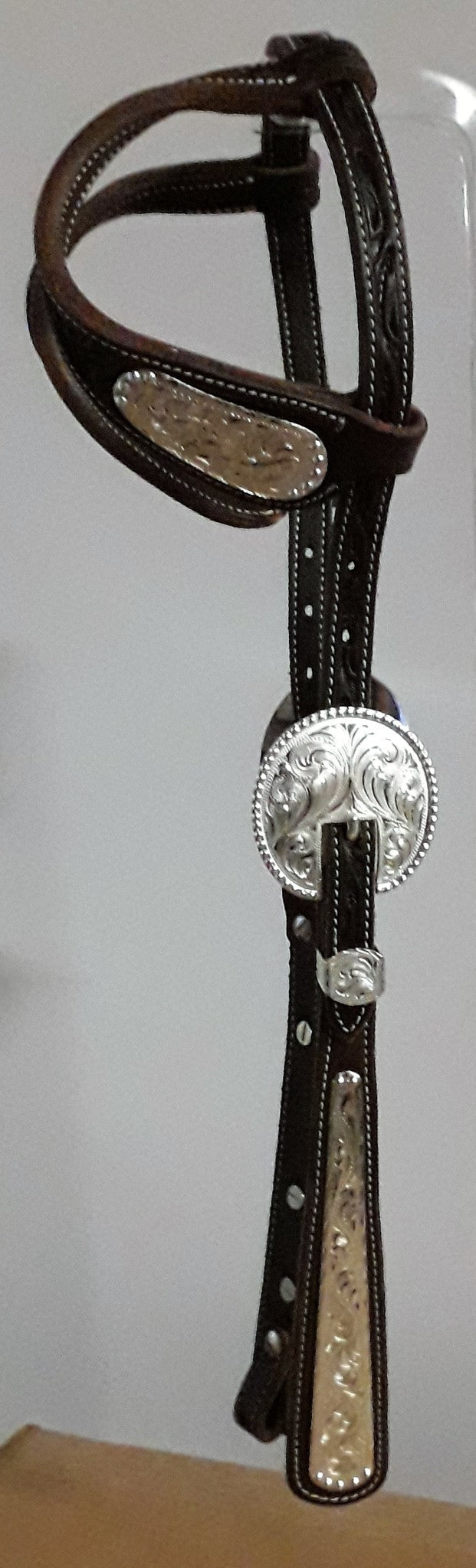 CLICK HERE to see some examples of hoofdstels met zilver and “bling” !!