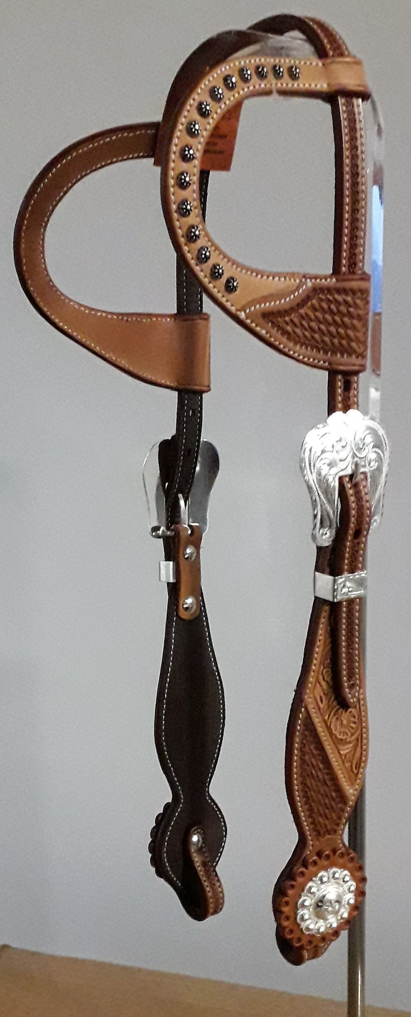 CLICK HERE to see some examples of hoofdstels met zilver and “bling” !!