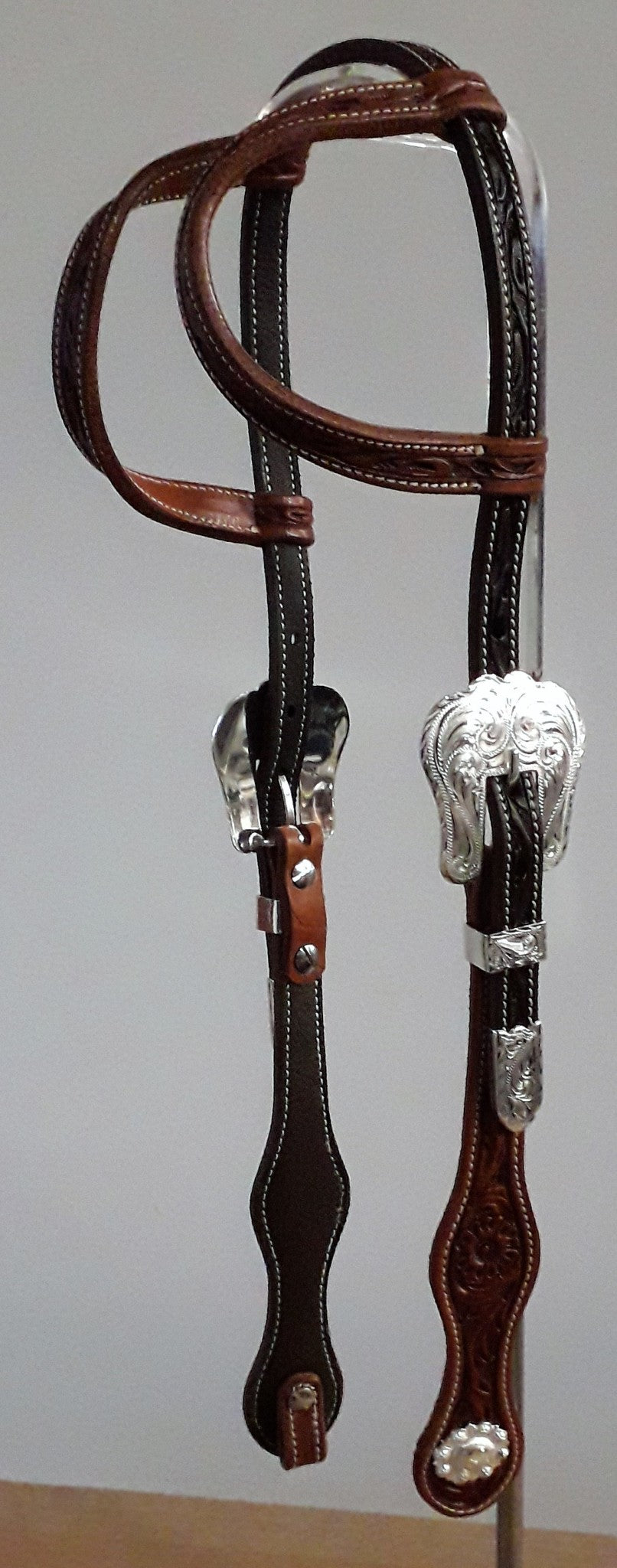 CLICK HERE to see some examples of hoofdstels met zilver and “bling” !!