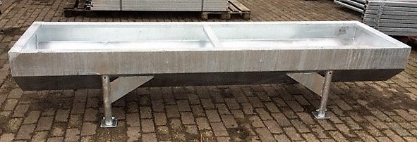 Feeder wtih verstelbaar feet