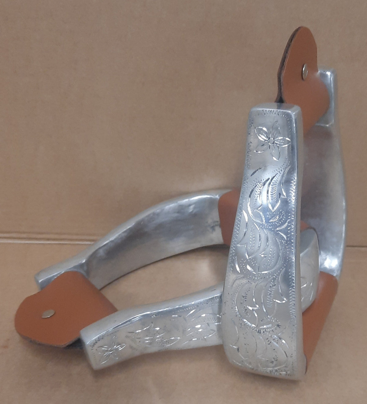 Aluminum engraved stijgbeugels