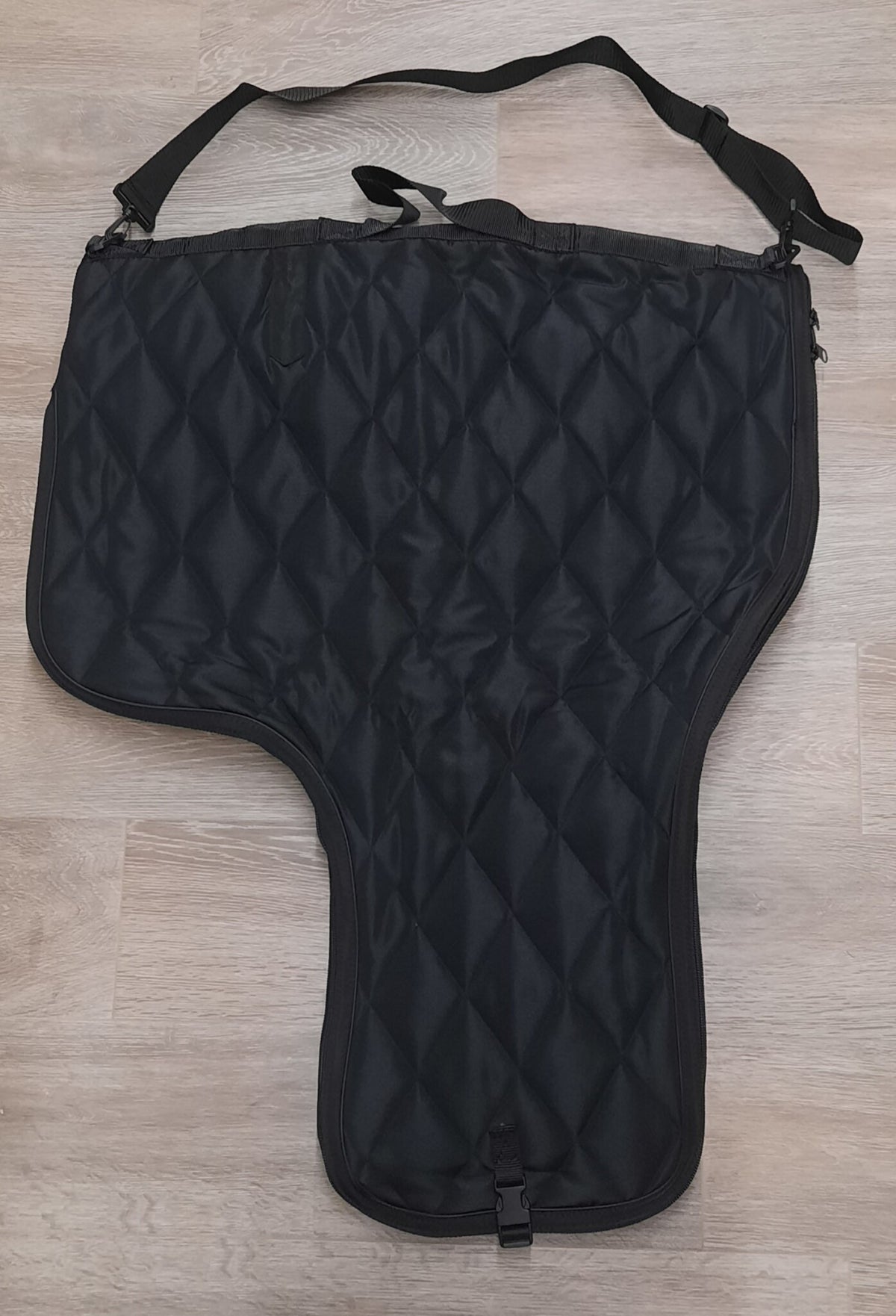Saddle carrying bag